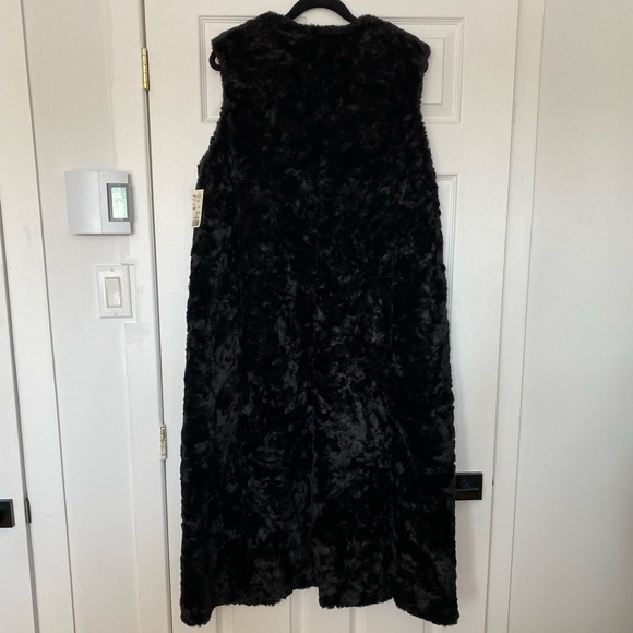 Vest - Picture 5 of 6